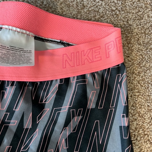 Nike hypercool running tights with mesh accents large - Picture 2 of 6